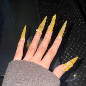 😇迷いすぎぃ！😇の写真1枚目