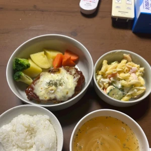 ハンバーグ作ったよ🍴︎の写真1枚目