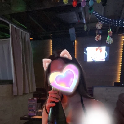 遅くなっちゃったけど…メイドになりました♡