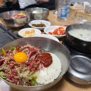 韓国ブログ🇰🇷🩶ユッケ編🥩🥩🥩の写真2枚目