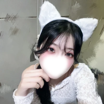 今日は白猫〜♡(ˆ.  ̫ . ˆ)