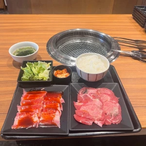 1人焼肉🥩 ◝✩ ✧︎の写真1枚目