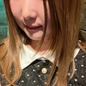 出勤してますこんばんはー！の写真1枚目