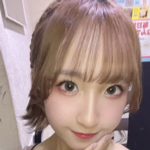 こんばんは！本日出勤してます!!の写真1枚目