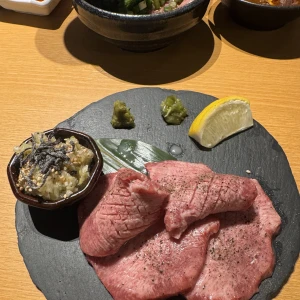 今日は美味しい焼肉に連れてってもらいました🍴💗の写真1枚目