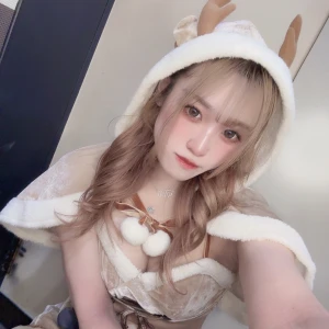 バニーと猫ばっかりだったからトナカイにした🦌の写真1枚目