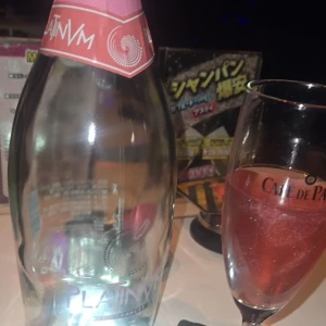 昨日は初めましてのお兄さんに沢山飲ませてもらいました✨の写真1枚目