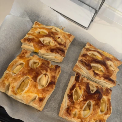 昨日は出勤前早く起きてまたアップルパイ作った👍