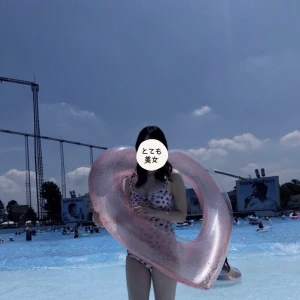これは8月の頭にプール行ってきた時のお写真。の写真2枚目