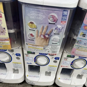 出勤してますっ👾の写真1枚目