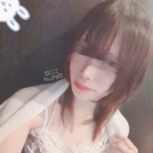 今日はお友達が遊びに来たので、その前にお部屋のお掃除をしました🧹✨の写真1枚目