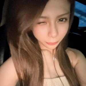 出勤してます🥰の写真1枚目