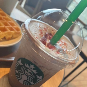 22:00-出勤しました！🤍の写真1枚目