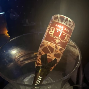 本日おやすみです😌の写真1枚目