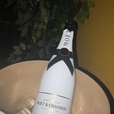 指名の方からシャンパンありがとう🥂