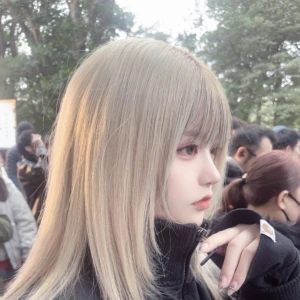 次の髪色迷走中💭の写真1枚目