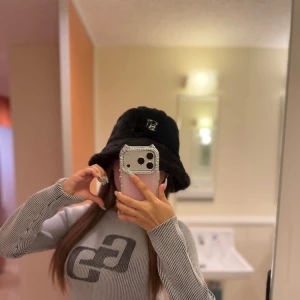 明日新しい宣材写真撮ってくるよ🫰🏻✨の写真1枚目