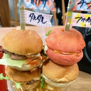 20時半からいます😊の写真1枚目