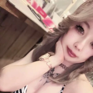 いよなだよー☺️出勤してます！！の写真1枚目