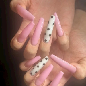 ネイル変えた💅✨の写真1枚目