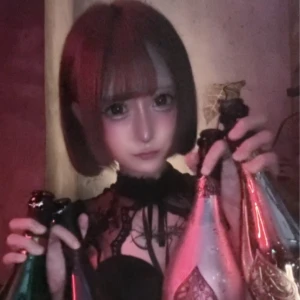 もえさんいますだ🖤の写真1枚目