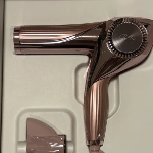 クリスマスプレゼントでアイロン頂きました😭💖の写真1枚目