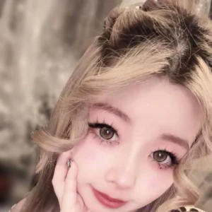 こんばんはー♪いよなだよー😊の写真1枚目