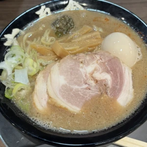 ラーメン大好き！！今日も食べに行く🍜の写真1枚目