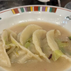 これも食べたんだった🥟 ̖́-の写真1枚目