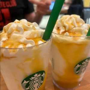 この前友達とスタバの新作飲んできました〜！☕️✨の写真1枚目