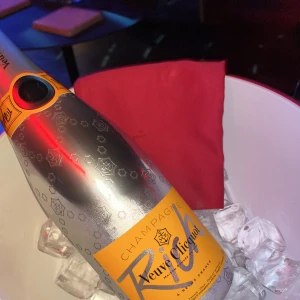 🥂🥂🥂🥂の写真1枚目