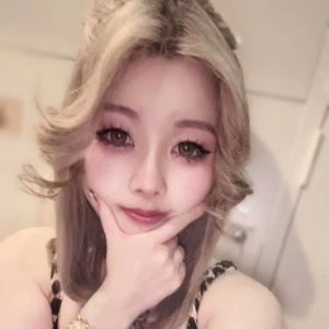 こんばんはー♪いよなだよー😊の写真1枚目