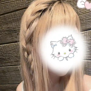 今日は珍しくストレートにしてるよぉ🫶の写真1枚目