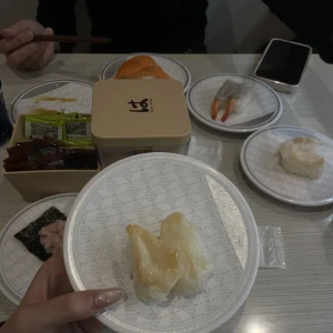 今日も出勤してます🥺の写真1枚目