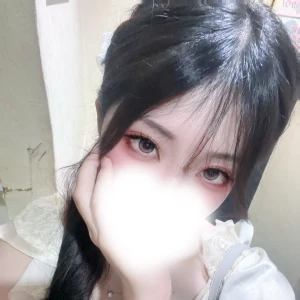 今日なんか肌が白くて綺麗かも🥰の写真1枚目
