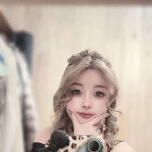 こんばんはー♪いよなだよー😊の写真1枚目