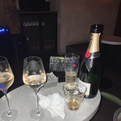 シャンパンこの前ありがとう今日は銀魂映画みてきたよ！