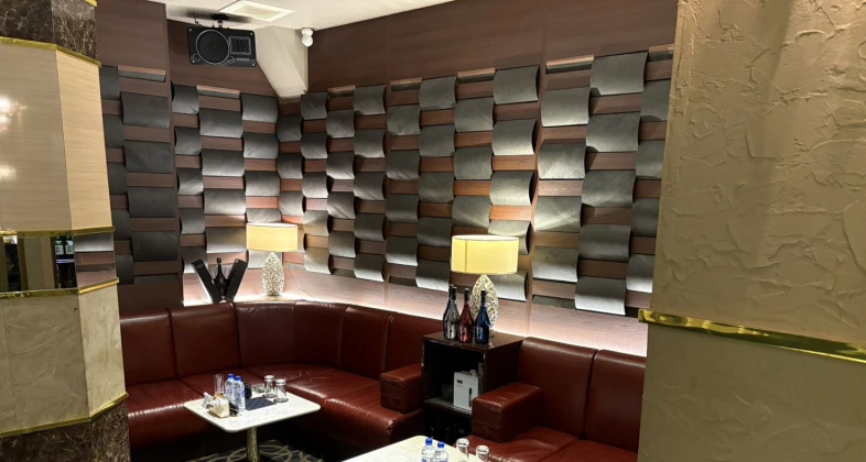 松山キャバクラ「ブイオキナワ」