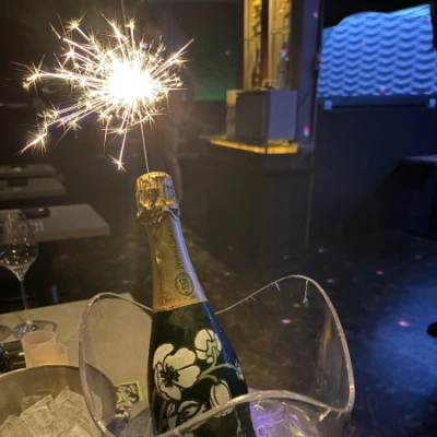 🍾🍸