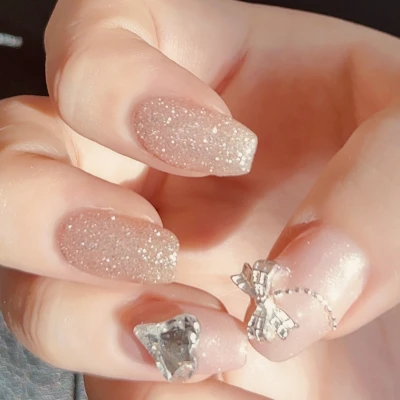 この前かわいいネイルチップしてたので写真載せます💅🎀