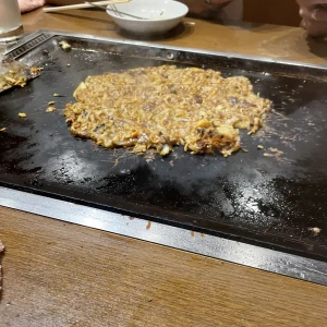 こんばんわん🐶みゆきです昨日は地元の友達ともんじゃ焼き食べに行きました。😋地元の友達といつものお好み焼き屋でお酒と美味しいご飯を食べてみゆきめっち...の写真1枚目
