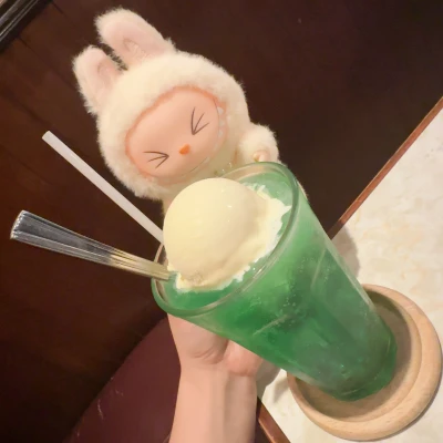 喫茶店のソーダフロートって