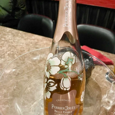 可愛すぎるシャンパンいただきました🥰