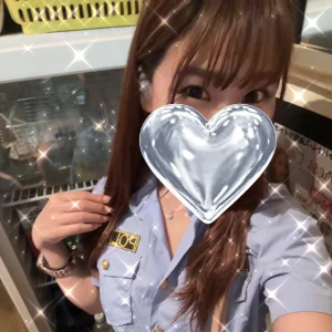 本日ポリスと囚人コスプレやってます👮の写真1枚目