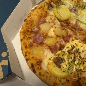 今日も出勤です☺︎の写真1枚目