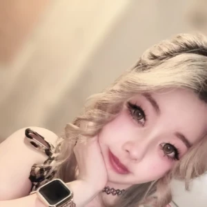 こんばんはー♪いよなだよー😊の写真1枚目
