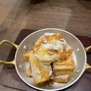 今日は友達とパンケーキを食べに行きましたの写真1枚目