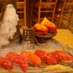 美味しい肉寿司ご馳走になった❤❤❤の写真1枚目