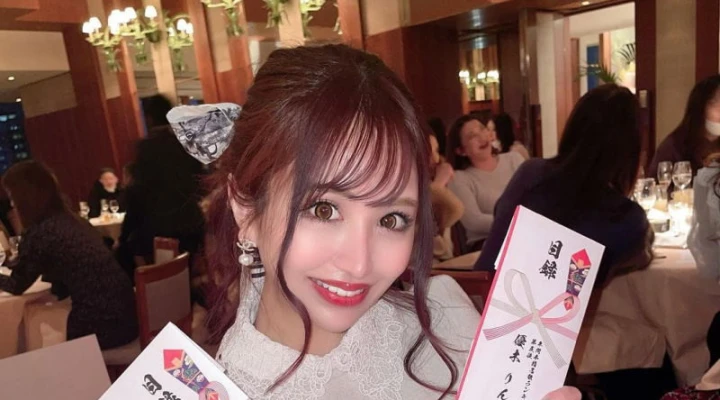 アマテラス優木りんさんグループ入賞を報告♡
