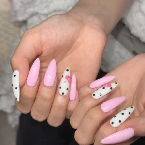NEWネイル💅🏻✨️の写真1枚目